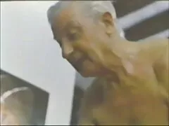 ショーツを着た若い女性 女 の 人 の ため の エロ 動画