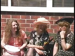 人々は犬の靴下にだまされている、と彼女は滑った 女性 専用 アダルト 画像