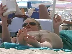 私は隣人と喫煙し、彼はパンティーの中にいます エロ 動画 無料 女 向け